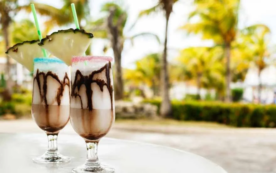 Chocolada — Spirits — The Three Drinkers